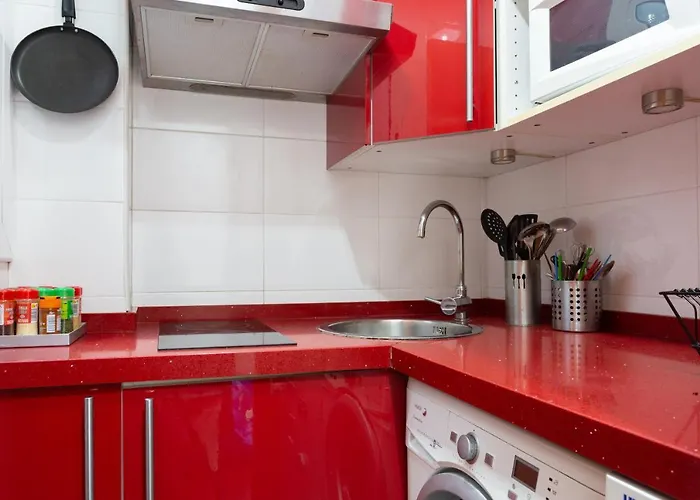 Aparteasy - Turo Park With Lovely Balcony