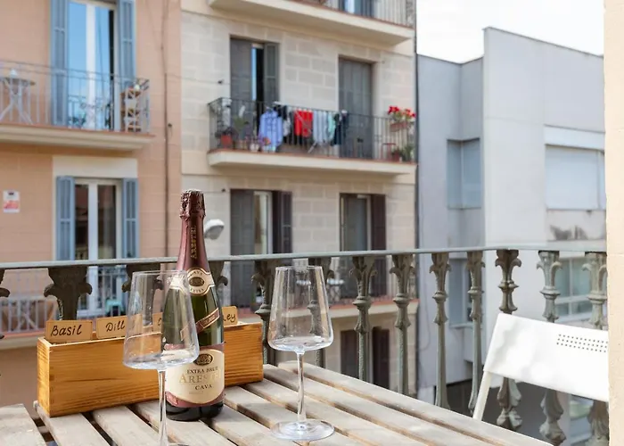 Aparteasy - Turo Park With Lovely Balcony